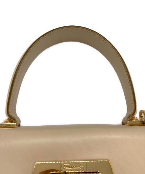 Salvatore Ferragamo（サルヴァトーレ フェラガモ）Salvatore Ferragamo (サルヴァトーレ フェラガモ) 2WAYハンドバッグ ベージュの古着・服飾アイテム
