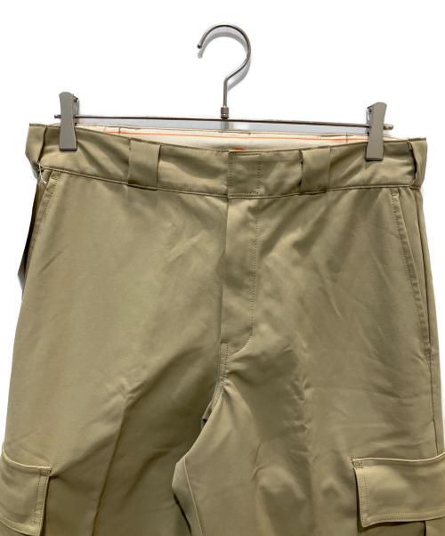 Dickies（ディッキーズ）Dickies (ディッキーズ) BEAMS (ビームス) 別注カーゴパンツ ベージュ サイズ:M 未使用品の古着・服飾アイテム