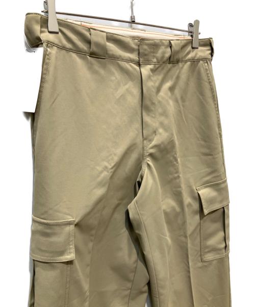 Dickies（ディッキーズ）Dickies (ディッキーズ) BEAMS (ビームス) 別注カーゴパンツ ベージュ サイズ:M 未使用品の古着・服飾アイテム