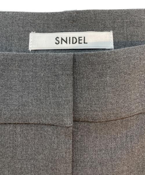 Snidel（スナイデル）Snidel (スナイデル) タックラインパンツ グレー サイズ:SIZE 1 未使用品の古着・服飾アイテム