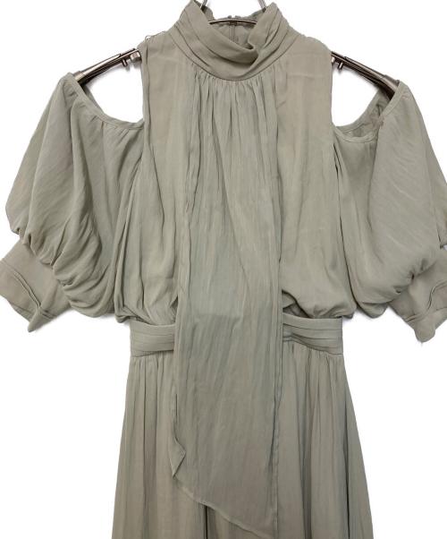 Snidel（スナイデル）Snidel (スナイデル) コールドショルダーワンピ オリーブ 未使用品の古着・服飾アイテム