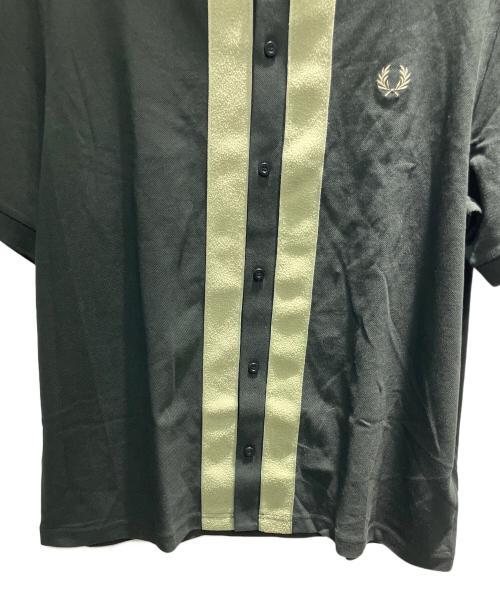 FRED PERRY（フレッドペリー）FRED PERRY (フレッドペリー) CHENILLE TAPE BUTTON THRU POLO グリーン サイズ:Lの古着・服飾アイテム