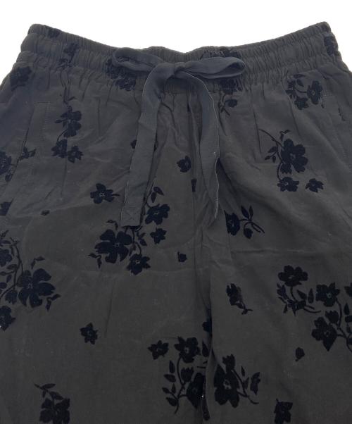 Zadig&Voltaire（ザディグエヴォルテール）Zadig&Voltaire (ザディグエヴォルテール) イージーパンツ/POMA SOFT FLOCK FLOWERS ブラック サイズ:36の古着・服飾アイテム