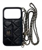 CHANELシャネル）の古着「チェーンショルダー付iPhone17Proケース」｜ブラック