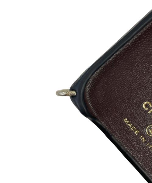 CHANEL（シャネル）CHANEL (シャネル) チェーンショルダー付iPhone17Proケース ブラック サイズ:iPhone17Proの古着・服飾アイテム