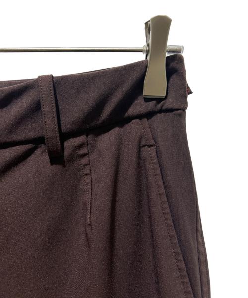 Haat isseymiyake（ハート イッセイ ミヤケ）Haat isseymiyake (ハート イッセイ ミヤケ) NYLON STRETCH BOTTOM/HA61JF174 ブラウン サイズ:2の古着・服飾アイテム
