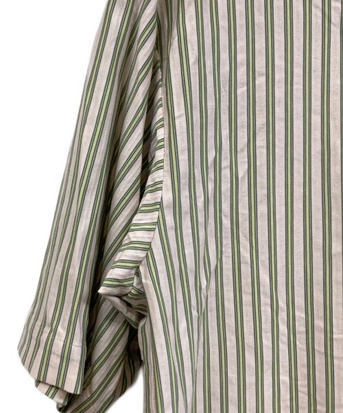 HOMME PLISSE ISSEY MIYAKE（オム プリッセ イッセイ ミヤケ）HOMME PLISSE ISSEY MIYAKE (オム プリッセ イッセイ ミヤケ) STRIPE JERSEY グリーン サイズ:2の古着・服飾アイテム