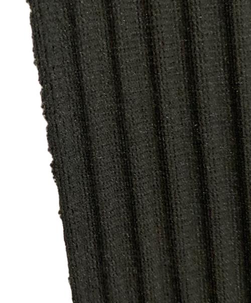 me ISSEY MIYAKE（ミーイッセイ ミヤケ）me ISSEY MIYAKE (ミーイッセイ ミヤケ) ショルダーストラップ付プリーツスカート ブラック サイズ:Freeの古着・服飾アイテム