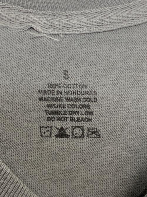 GOODENOUGH（グッドイナフ）GOODENOUGH (グッドイナフ) Infinite Archives (インフィナイトアーカイブズ) END RACISM TEE (エンド レイシズム ティー シャツ) グレー サイズ:Sの古着・服飾アイテム