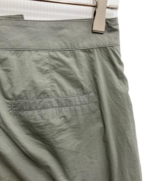 AMOMENTO（アモーメント）AMOMENTO (アモーメント) シアーストレートパンツ グレーの古着・服飾アイテム