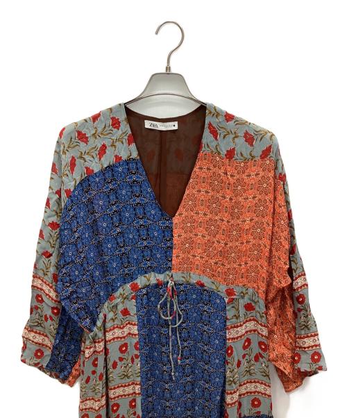 ZARA（ザラ）ZARA (ザラ) プリントミディワンピース マルチカラー サイズ:Mの古着・服飾アイテム