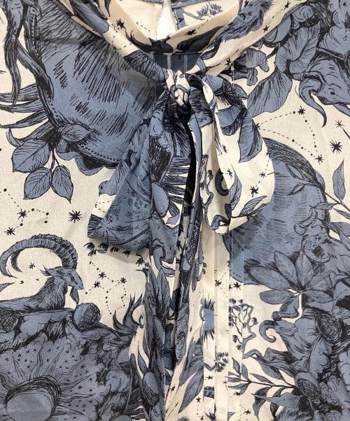 ANAYI（アナイ）ANAYI (アナイ) コンスティレーションプリントボウタイブラウス ブルー サイズ:38の古着・服飾アイテム