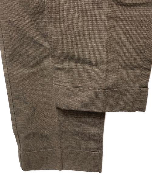 PT01（ピーティーゼロウーノ）PT01 (ピーティーゼロウーノ) テーパードパンツ ブラウン サイズ:46の古着・服飾アイテム