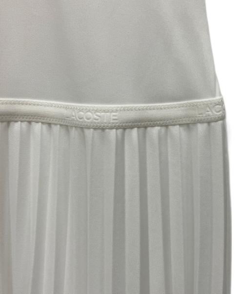 LACOSTE（ラコステ）LACOSTE (ラコステ) スリーブレスプリーツロングドレス ホワイト サイズ:SIZE36の古着・服飾アイテム
