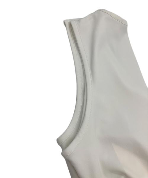 LACOSTE（ラコステ）LACOSTE (ラコステ) スリーブレスプリーツロングドレス ホワイト サイズ:SIZE36の古着・服飾アイテム
