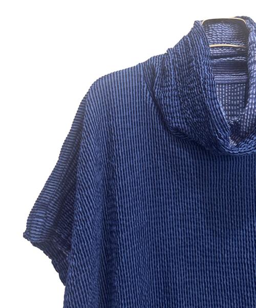 ISSEY MIYAKE me（イッセイ ミヤケ ミー）ISSEY MIYAKE me (イッセイ ミヤケ ミー) ハイネックフレンチスリーブワンピース ネイビー サイズ:Freeの古着・服飾アイテム