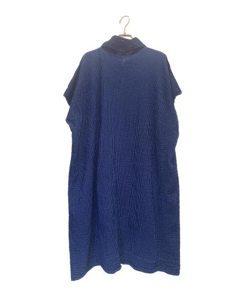 ISSEY MIYAKE me（イッセイ ミヤケ ミー）ISSEY MIYAKE me (イッセイ ミヤケ ミー) ハイネックフレンチスリーブワンピース ネイビー サイズ:Freeの古着・服飾アイテム