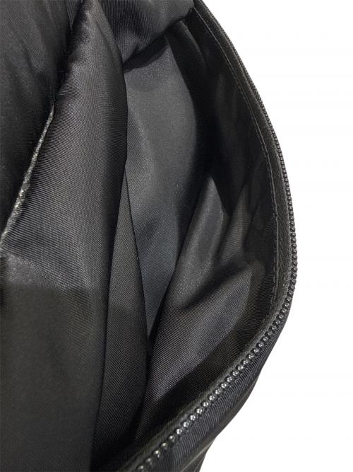 PRADA（プラダ）PRADA (プラダ) Re-Nylon ラージ パデッド ショルダーバッグ ブラック サイズ:-の古着・服飾アイテム
