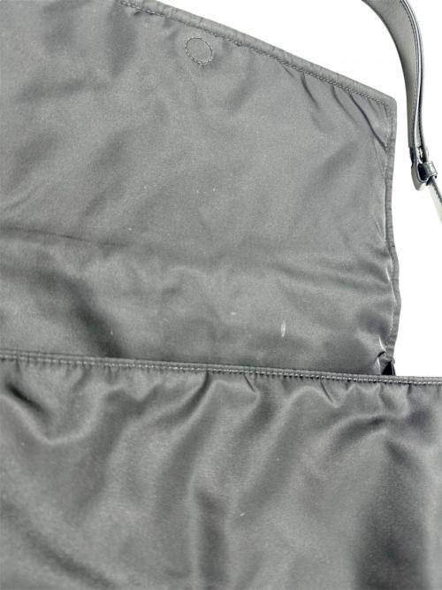 PRADA（プラダ）PRADA (プラダ) Re-Nylon ラージ パデッド ショルダーバッグ ブラック サイズ:-の古着・服飾アイテム