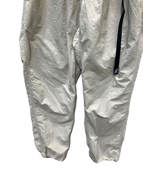 GRAMICCI（グラミチ）GRAMICCI (グラミチ) LOWERCASE NYLON TRACK PANT ベージュ サイズ:XSの古着・服飾アイテム