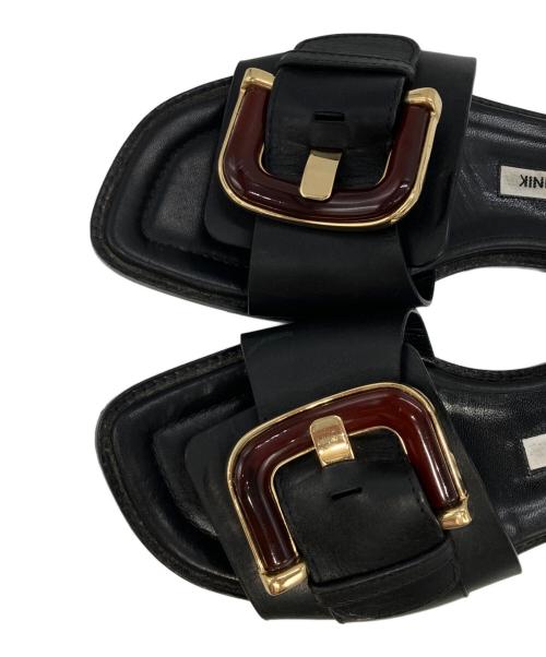 Manolo Blahnik（マノロ ブラニク）Manolo Blahnik (マノロ ブラニク) チャフラフラットサンダル ブラック サイズ:39の古着・服飾アイテム