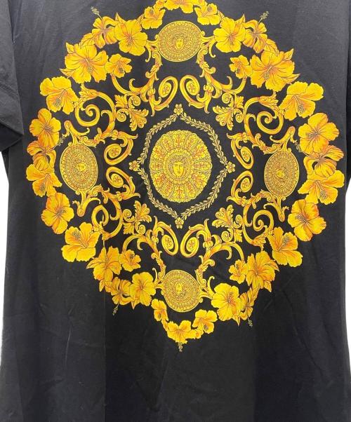 VERSACE（ヴェルサーチェ）VERSACE (ヴェルサーチェ) グラフィック プリント クルーネック 半袖 Tシャツ ブラック サイズ:38の古着・服飾アイテム
