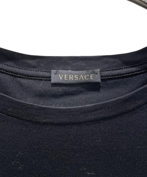 VERSACE（ヴェルサーチェ）VERSACE (ヴェルサーチェ) グラフィック プリント クルーネック 半袖 Tシャツ ブラック サイズ:38の古着・服飾アイテム