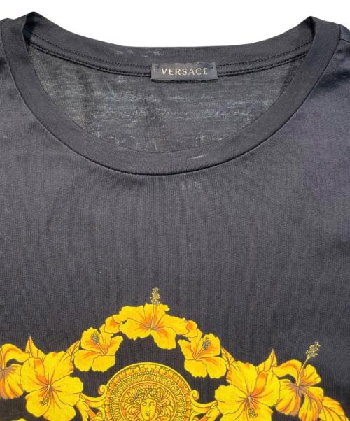 VERSACE（ヴェルサーチェ）VERSACE (ヴェルサーチェ) グラフィック プリント クルーネック 半袖 Tシャツ ブラック サイズ:38の古着・服飾アイテム