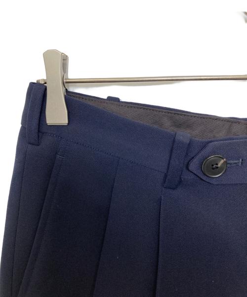 CLANE（クラネ）CLANE (クラネ) Keiji Kaneko (金子恵治) WOOL SERGE TROUSERS ネイビー サイズ:1 未使用品の古着・服飾アイテム