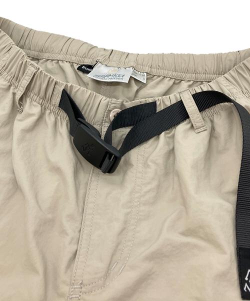 GRAMICCI（グラミチ）GRAMICCI (グラミチ) LOWERCASE NYLON TRACK PANT ベージュ サイズ:SIZE Mの古着・服飾アイテム