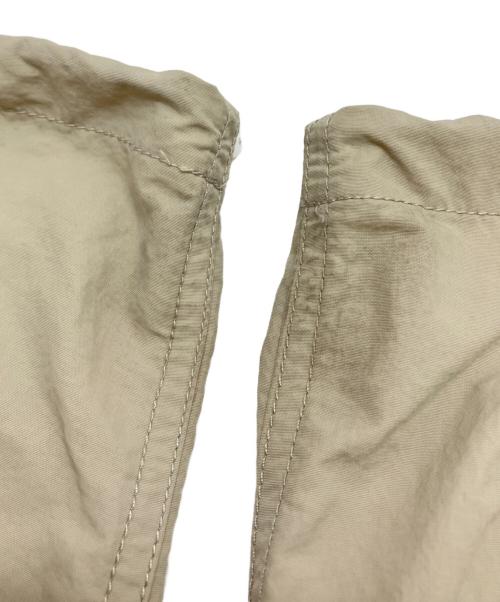 GRAMICCI（グラミチ）GRAMICCI (グラミチ) LOWERCASE NYLON TRACK PANT ベージュ サイズ:SIZE Mの古着・服飾アイテム