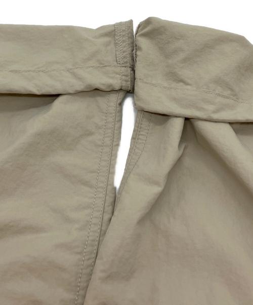 GRAMICCI（グラミチ）GRAMICCI (グラミチ) LOWERCASE NYLON TRACK PANT ベージュ サイズ:SIZE Mの古着・服飾アイテム