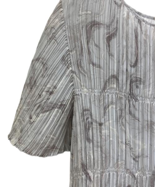 Snidel（スナイデル）Snidel (スナイデル) マーブルフラワープリーツワンピース ライトグレー サイズ:ONEの古着・服飾アイテム