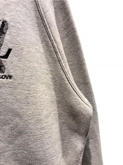 LOUIS VUITTON（ルイ ヴィトン）LOUIS VUITTON (ルイ ヴィトン) PEACE&LOVE LV刺繍スウェットトレーナー グレー サイズ:Mの古着・服飾アイテム