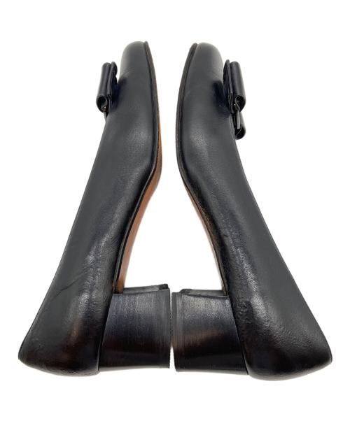 Salvatore Ferragamo（サルヴァトーレ フェラガモ）Salvatore Ferragamo (サルヴァトーレ フェラガモ) ヴェラリボンパンプス ブラック サイズ:5 1/2の古着・服飾アイテム