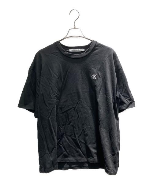 Calvin Klein Jeans（カルバンクラインジーンズ）Calvin Klein Jeans (カルバンクラインジーンズ) エンボスロゴ Tシャツ ブラック サイズ:XLの古着・服飾アイテム
