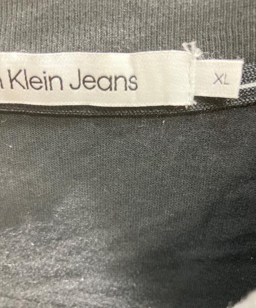 Calvin Klein Jeans（カルバンクラインジーンズ）Calvin Klein Jeans (カルバンクラインジーンズ) エンボスロゴ Tシャツ ブラック サイズ:XLの古着・服飾アイテム