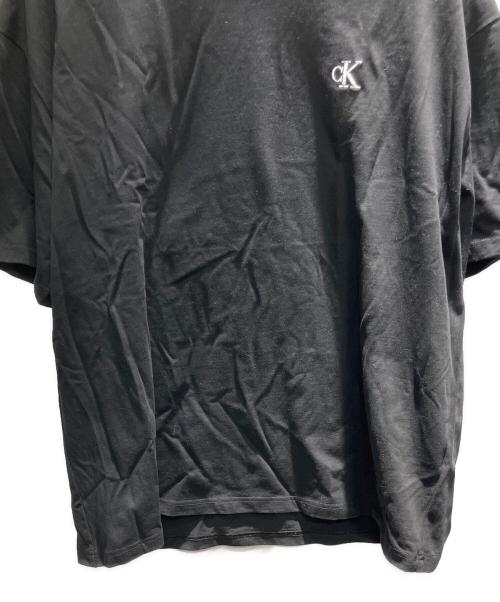 Calvin Klein Jeans（カルバンクラインジーンズ）Calvin Klein Jeans (カルバンクラインジーンズ) エンボスロゴ Tシャツ ブラック サイズ:XLの古着・服飾アイテム