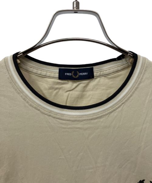 FRED PERRY（フレッドペリー）FRED PERRY (フレッドペリー) ツインティップド Tシャツ ベージュ サイズ:Lの古着・服飾アイテム