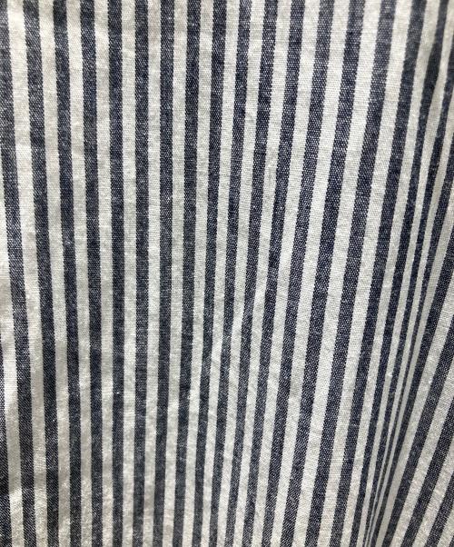 BEARDSLEY（ビアズリー）BEARDSLEY (ビアズリー) 先染めギャザーワンピース ホワイト×ネイビー サイズ:1の古着・服飾アイテム