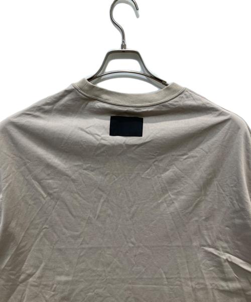 COGTHEBIGSMOKE（コグザビッグスモーク）COGTHEBIGSMOKE (コグザビッグスモーク) BOWIE T-SHIRT ベージュ サイズ:FREEの古着・服飾アイテム