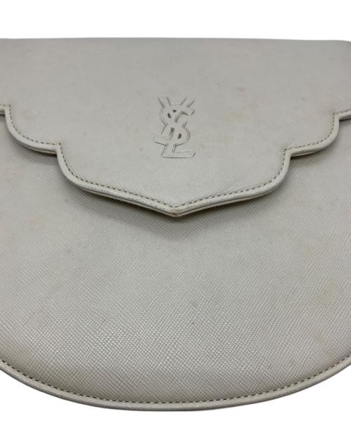 Yves Saint Laurent（イヴサンローラン）Yves Saint Laurent (イヴサンローラン) YSLカサンドラロゴフラップショルダー ベージュの古着・服飾アイテム