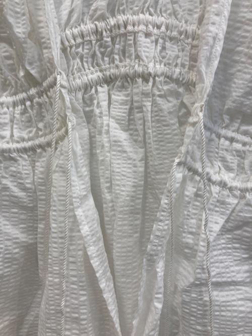 BABYLONE（バビロン）BABYLONE (バビロン) 2WAYサッカーギャザーブラウス ホワイト サイズ:FREE 未使用品の古着・服飾アイテム