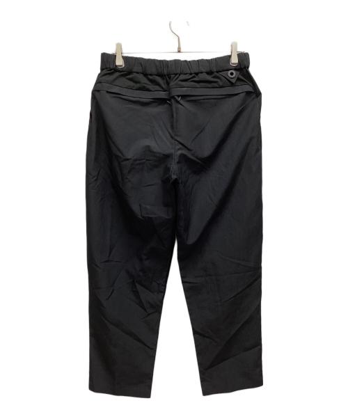WHITE MOUNTAINEERING（ホワイトマウンテ二アニング）WHITE MOUNTAINEERING (ホワイトマウンテ二アニング) POLYESTER TAFFETA TAPERED EASY PANTS ブラック サイズ:2の古着・服飾アイテム