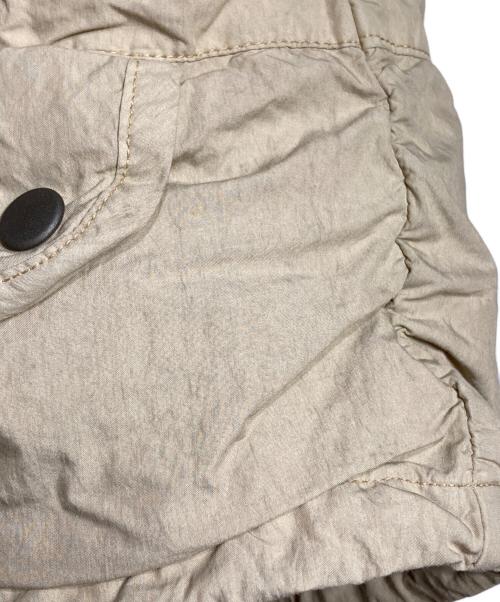 OUR LEGACY（アワーレガシー）OUR LEGACY (アワーレガシー) CROPPED EXHALE PUFFA VEST/クロップド エクスヘイル パッファベスト ベージュ サイズ:36の古着・服飾アイテム