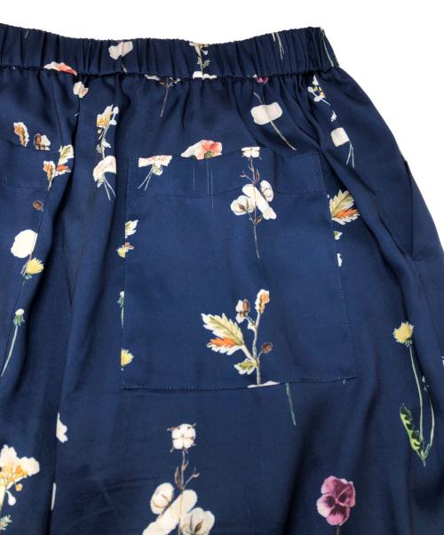 ANAYI（アナイ）ANAYI (アナイ) ボタニカルサテンプリントイージーパンツ ネイビー サイズ:36の古着・服飾アイテム