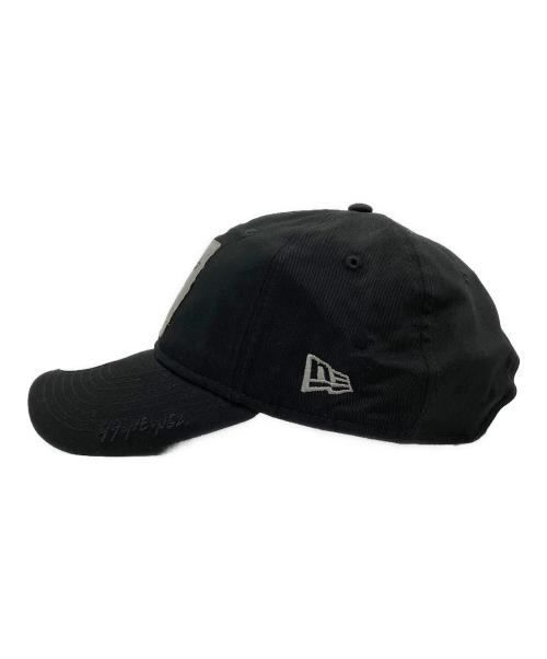 New Era（ニューエラ）New Era (ニューエラ) YOHJI YAMAMOTO (ヨウジヤマモト) 乃木坂46 (ノギザカ46×ニューエラ×ワイズ) トリプルコラボ9THIRTYキャップ ブラックの古着・服飾アイテム