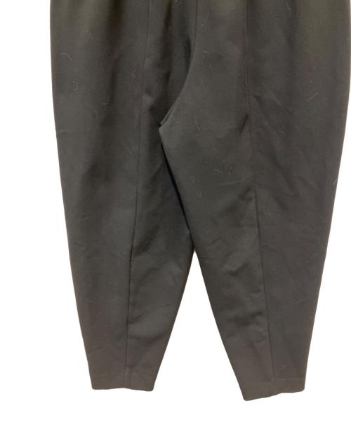 ENFOLD（エンフォルド）ENFOLD (エンフォルド) FRONT‐CURVE PANTS ブラック サイズ:34の古着・服飾アイテム