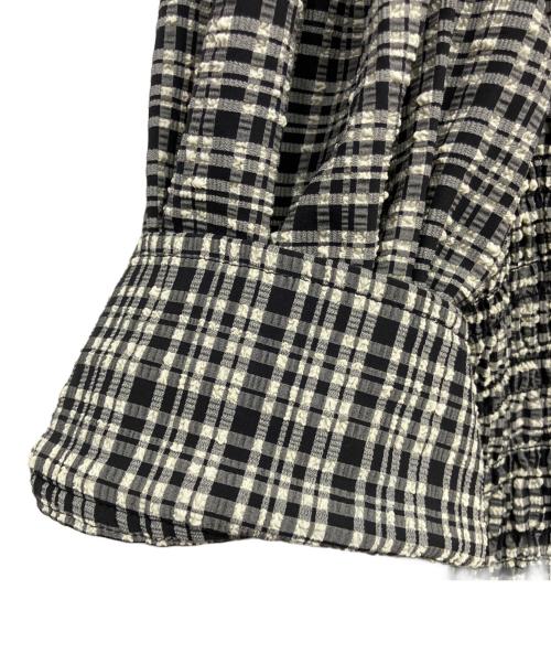 GANNI（ガニー）Ganni (ガニー) シアサッカーバックオープンチェックワンピース ブラック サイズ:36の古着・服飾アイテム