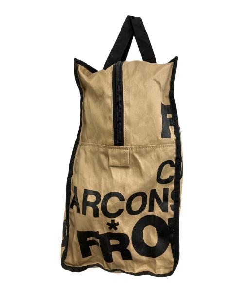 COMME des GARCONS（コムデギャルソン）COMME des GARCONS (コムデギャルソン) ロゴプリント ホリデーシーズン メッセージバッグ ベージュの古着・服飾アイテム